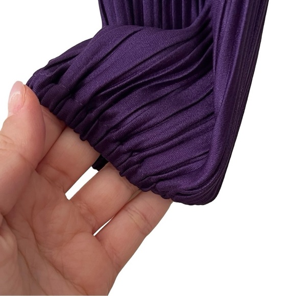 NWT GUESS Pleated Woven Faux-Wrap V-Neck Evening Maxi Dress Purple Sz 0 - Picture 5 of 8
